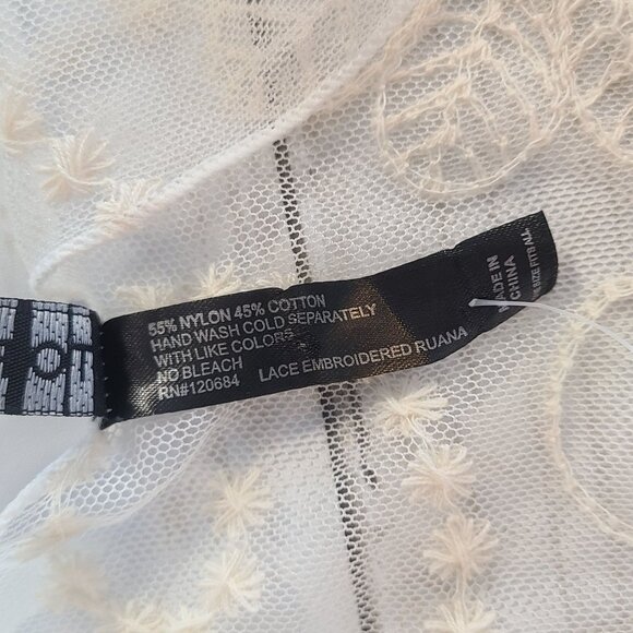 Torrid Sheer Lace Kimono Tasseled Embroidered OSFM NEW Cottage Feminine - Picture 7 of 9